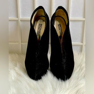 Size 8 black suede Micheal Kors booties